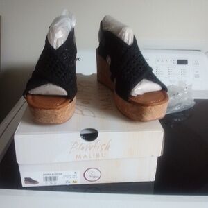 NWT NIB Blowfish Black Woven Platform Sandals